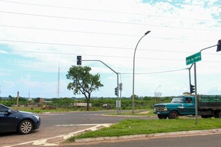 Semáforos apagados há dias preocupam motoristas e pedestres Semáforos apagados há dias preocupam motoristas e pedestres