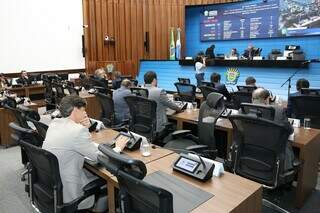 Abril vira disputa de cores entre deputados na Alems Abril vira disputa de cores entre deputados na Alems