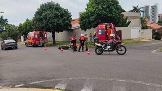 Colisão entre motos deixa três feridos na Antônio Maria Coelho e interdita faixa Colisão entre motos deixa três feridos na Antônio Maria Coelho e interdita faixa