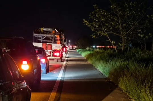 Motociclista morreu ao tentar contorno e ser arremessado sob viatura penal