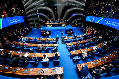 Senado aprova fim da escala 6x1 com apoio da bancada de MS