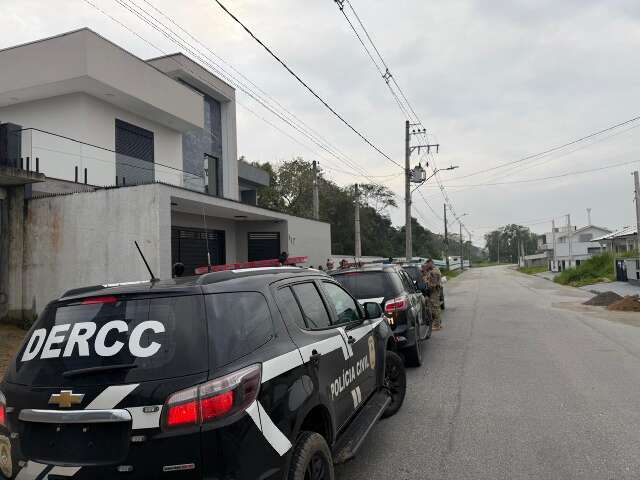 Pol&iacute;cia prende suspeitos de desviar R$ 655 mil de banco em MS