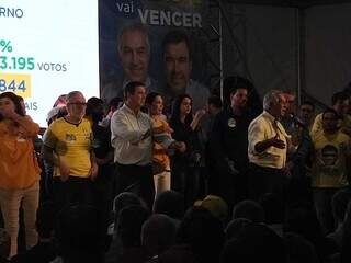 Campanha p&otilde;e 70 prefeitos de MS na busca de votos para Fl&aacute;vio Bolsonaro