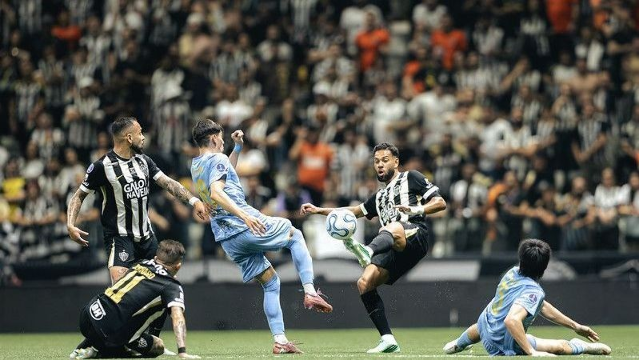 Atl&eacute;tico-MG faz 3 a 0 e fica a um passo da final da Copa Sul-Americana