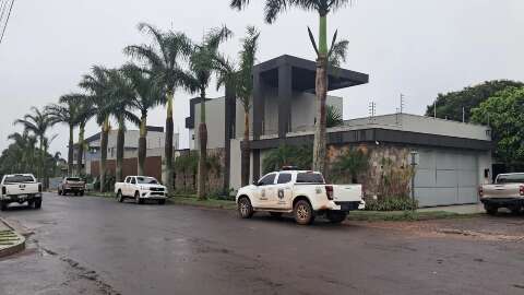 Pol&iacute;cia confisca im&oacute;veis de brasileiro, s&oacute;cio do filho de Lalo Gomes