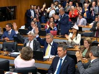 Escala 5x2: PEC passa em comissão com um voto a favor e um contra de MS Escala 5x2: PEC passa em comissão com um voto a favor e um contra de MS