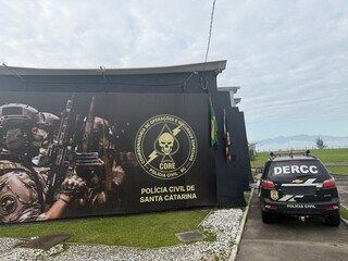 Polícia prende suspeitos de desviar R$ 655 mil de banco em MS Polícia prende suspeitos de desviar R$ 655 mil de banco em MS