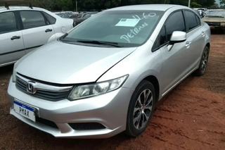 Civic a R$ 13 mil lidera leilão com Uno a partir de mil reais Civic a R$ 13 mil lidera leilão com Uno a partir de mil reais