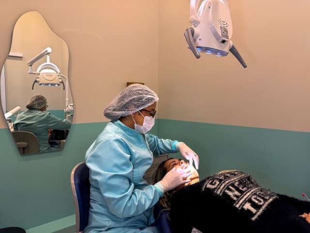  Lentes e clareamento são opções para renovar o sorriso na Odonto Go