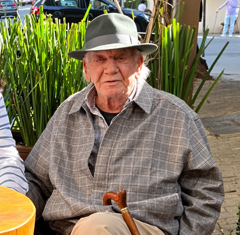 Morre, aos 85 anos, Roberto Razuk, figura hist&oacute;rica do poder e da contraven&ccedil;&atilde;o
