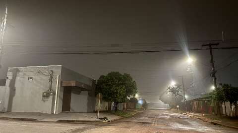 Frente fria derruba temperaturas e p&otilde;e MS em alerta para tempestades