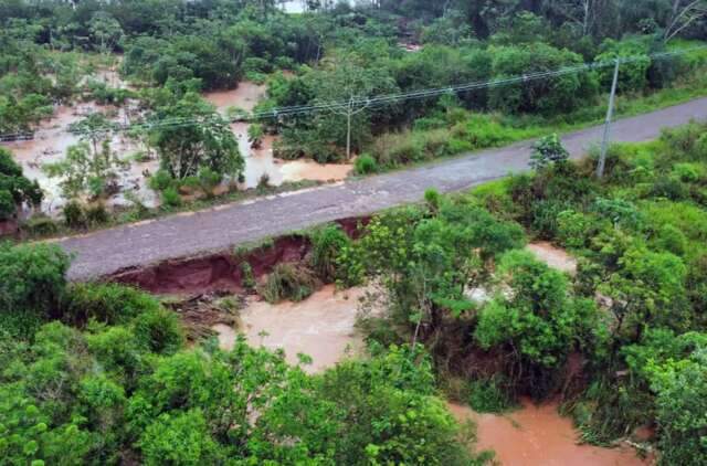 &Eacute; muita chuva: cidade de MS j&aacute; registra quase o triplo do esperado no m&ecirc;s