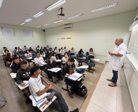 Colégio Nota 10 promove Aulão gratuito para vestibular