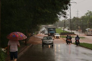 Outubro mal chegou à metade e volume de chuva já supera média mensal em MS