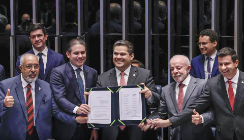 Congresso promulga fim da escala 6x1; nova jornada come&ccedil;a em 60 dias