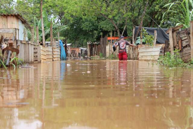 Ap&oacute;s chuva forte, Prefeitura busca identificar fam&iacute;lias que precisam de ajuda