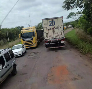 "Sempre foi ruim, hoje est&aacute; intrafeg&aacute;vel": motorista pede recupera&ccedil;&atilde;o da MS-480
