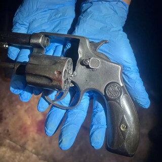 Homem investigado por homic&iacute;dio morre durante abordagem do Choque