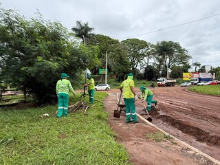 Com 60 chamados durante temporal, Defesa Civil pede que população ligue 199 Com 60 chamados durante temporal, Defesa Civil pede que população ligue 199