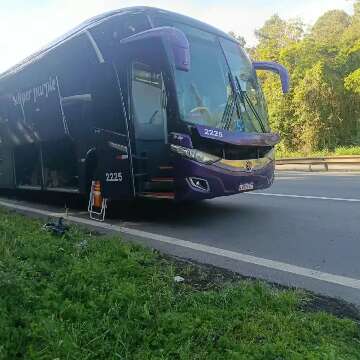 Com destino a MS, &ocirc;nibus quebra e passageiros amanhecem sem apoio