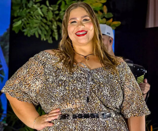 Após ataques gordofóbicos, cantora de Aquidauana recebe onda de apoio Após ataques gordofóbicos, cantora de Aquidauana recebe onda de apoio