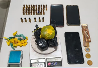 Pol&iacute;cia prende 5 e apreende adolescente por atentado contra rapaz