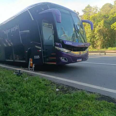Com destino a MS, &ocirc;nibus quebra e passageiros amanhecem sem apoio