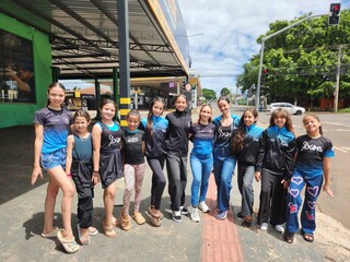 Fam&iacute;lias buscam recursos em bazar para levar ginastas a torneio nacional