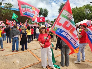 Apoiadores de Lula fazem passeata pela Avenida Afonso Pena Apoiadores de Lula fazem passeata pela Avenida Afonso Pena