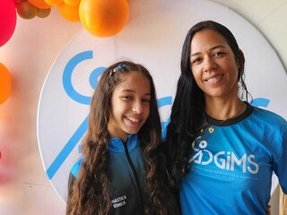 Fam&iacute;lias buscam recursos em bazar para levar ginastas a torneio nacional