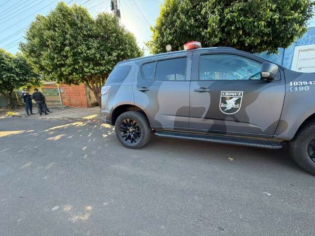 Suspeito de integrar fac&ccedil;&atilde;o morre em confronto com policiais do Choque
