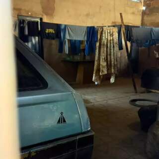 Casa onde mulher foi resgatada de c&aacute;rcere recebe pol&iacute;cia at&eacute; 4 vezes por semana
