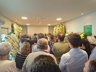 Família e amigos lembram generosidade de Elias Dib em velório lotado na Capital Família e amigos lembram generosidade de Elias Dib em velório lotado na Capital