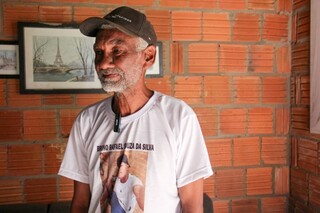 Fam&iacute;lia acusa pol&iacute;cia de matar jovem por engano em investiga&ccedil;&atilde;o de latroc&iacute;nio
