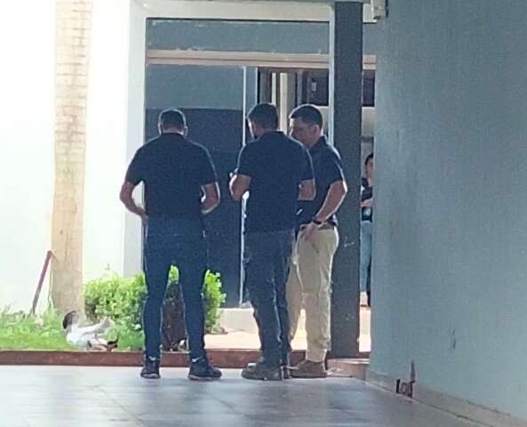 Tr&ecirc;s brasileiros s&atilde;o detidos por suspeita de liga&ccedil;&atilde;o em sequestro e mortes