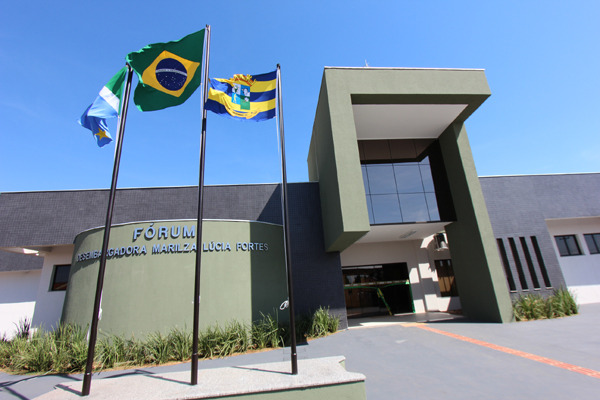 Justiça manda refazer júri de homem que atacou ex com facão na cabeça