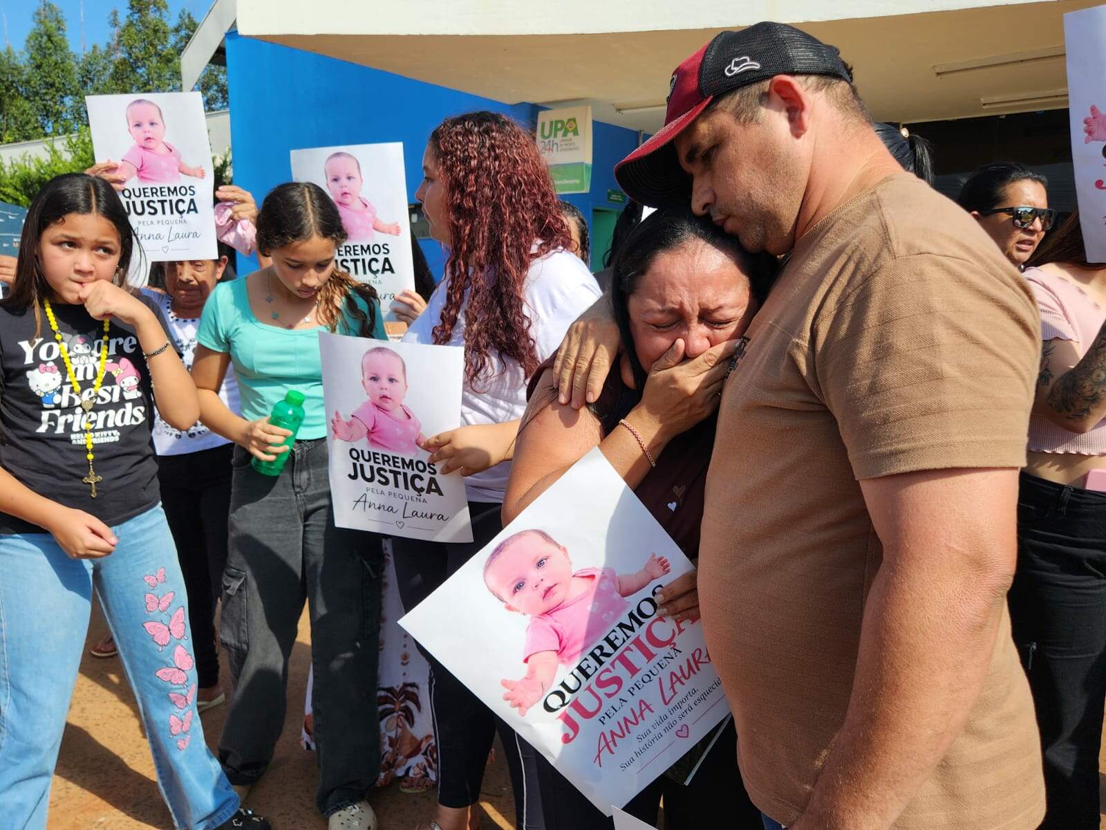 Em protesto, família questiona envio de bebê com pneumonia ao Hospital de Câncer