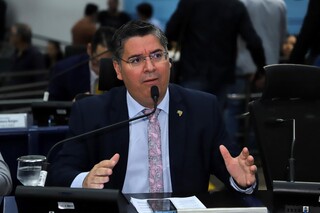 Com 12 interessados, CPI do Tapa-buraco ter&aacute; disputa entre bancadas 