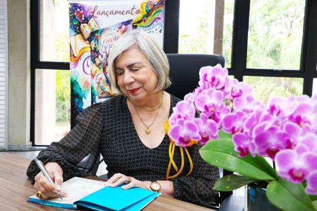 Entre versos e lembranças, Marlene abre ao leitor os escritos de uma vida