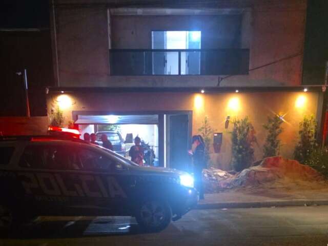 Briga por obra em muro termina com um morto e outro ferido a tiros