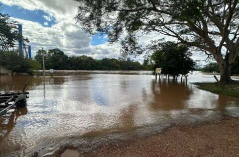 Rio Dourados recua 82 cent&iacute;metros e Rio Pardo baixa 35 cm em MS