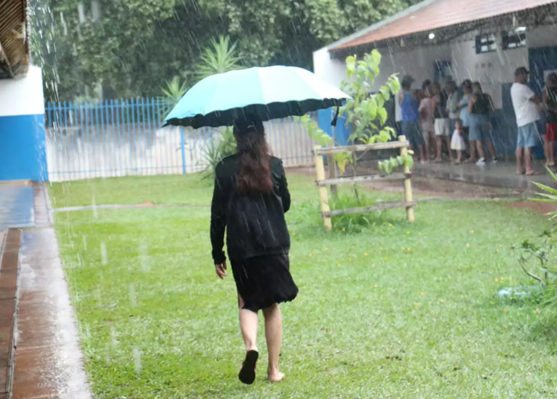 “Vá cedo”: TRE-MS espera apuração rápida apesar de alerta de chuva no domingo