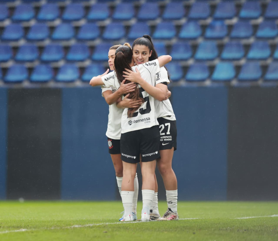 Libertadores Feminina tem vitória do Corinthians e empate do Palmeiras