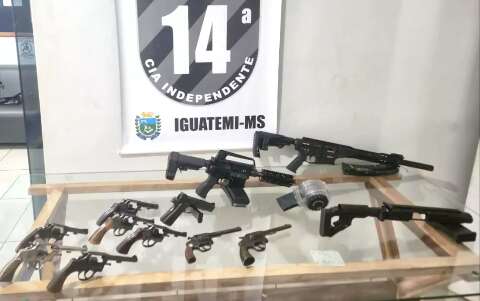 Fuzil dos EUA de R$ 50 mil e outras 9 armas s&atilde;o apreendidas escondidas em carro