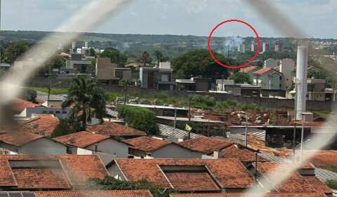 Casas e condom&iacute;nio com 4 torres ficam sem energia entre Monte Castelo e Cabre&uacute;va