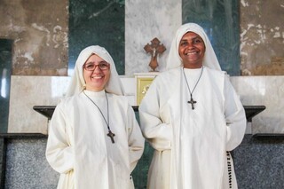 Um dia de freira tem muita oração, trabalho e despertador às 5h25 Um dia de freira tem muita oração, trabalho e despertador às 5h25