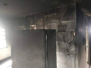Inc&ecirc;ndio em apartamento matou c&atilde;o, gato e deixou fam&iacute;lia sem ter onde morar