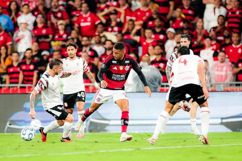 Flamengo cai nos pênaltis e dá adeus à final da Libertadores
