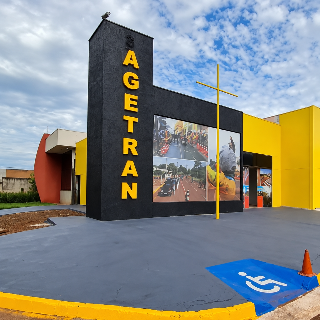 Comerciante vai &agrave; Justi&ccedil;a ap&oacute;s mostrar CNH em abordagem e "ganhar" multas