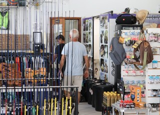 Na reta final da pesca, com&eacute;rcio de MS ainda espera fisgar mais clientes